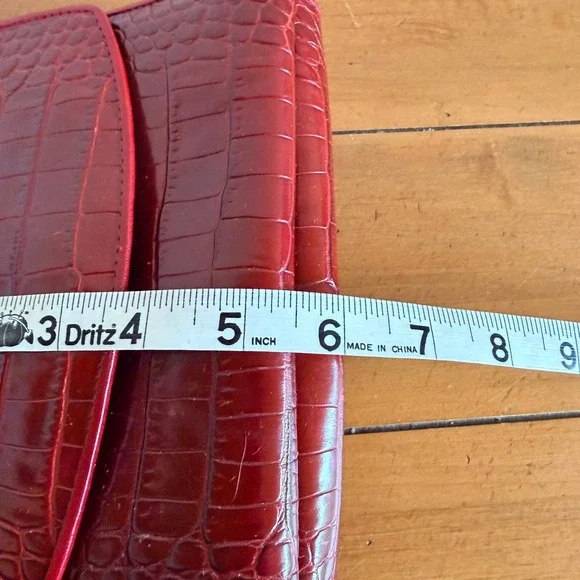 Brighton vintage Red Croc Embossed Leather Heart Purse Adjustable Crossbody - Picture 11 of 13